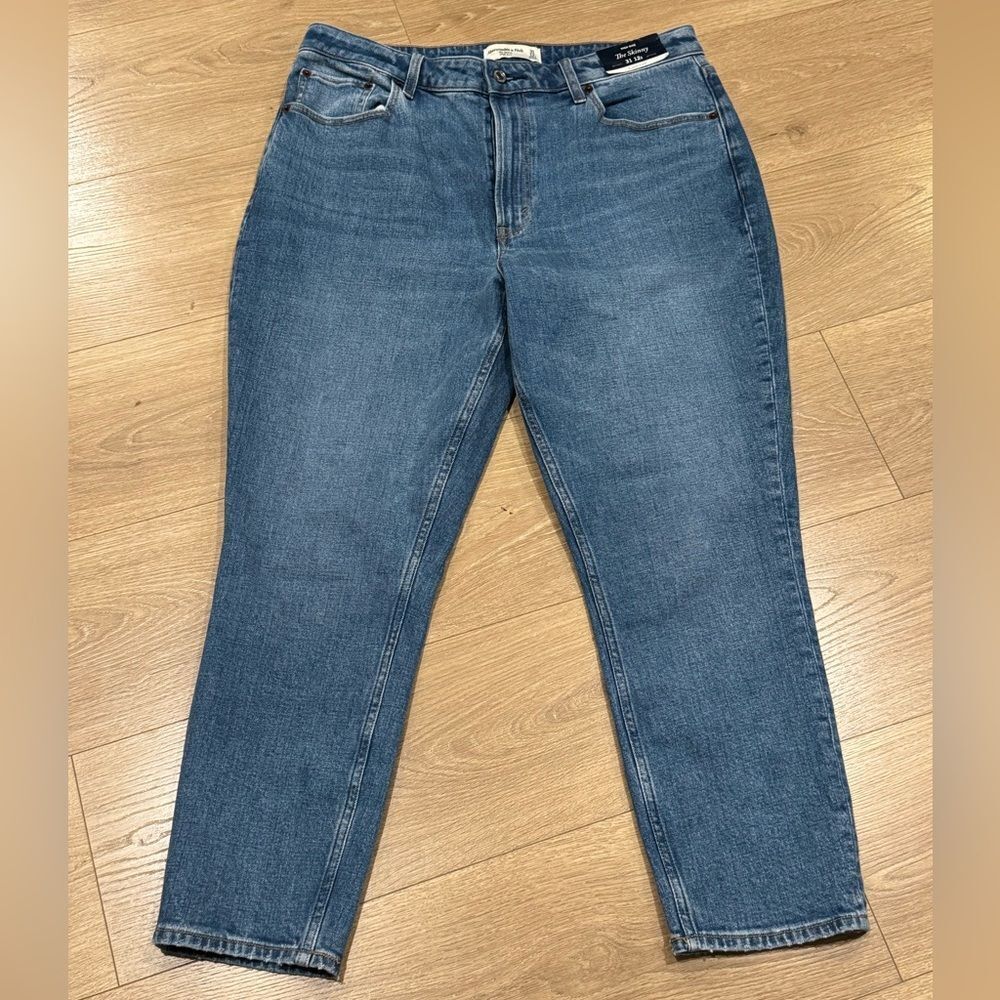 Abercrombie & Fitch the skinny high rise NWT